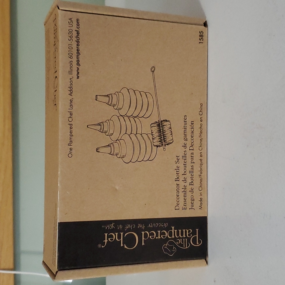 Pampered Chef (#1585) Decorator Bottle Set